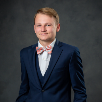 kaden_dahlstrom_photo.png