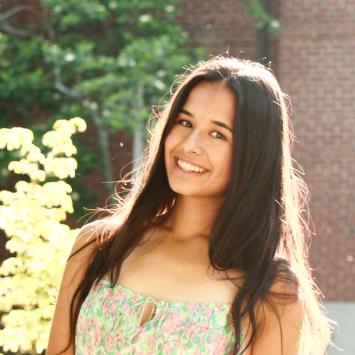 maiya_bhandari_headshot_1.jpg
